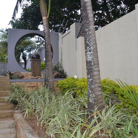 Mahogany Villa Guesthouse - Solar บัลลิโต ภายนอก รูปภาพ