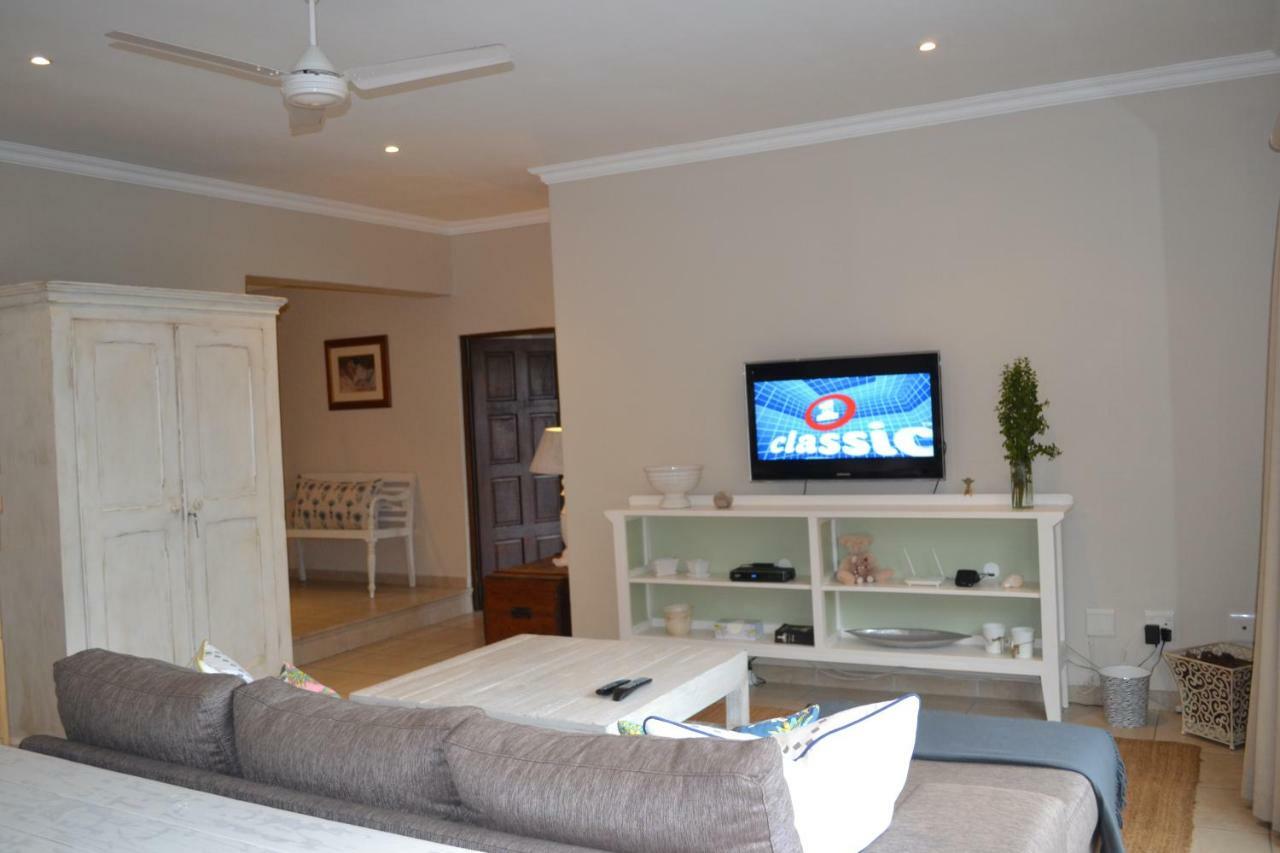 Mahogany Villa Guesthouse - Solar บัลลิโต ภายนอก รูปภาพ