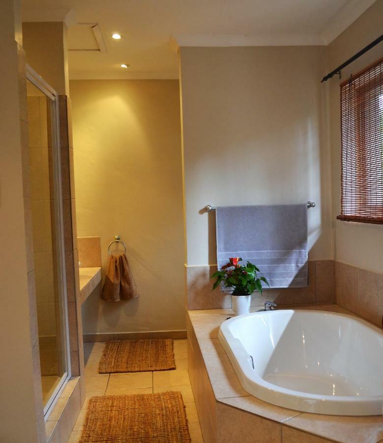Mahogany Villa Guesthouse - Solar บัลลิโต ภายนอก รูปภาพ